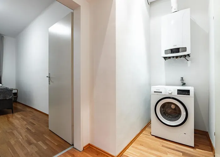 Spacious 3-room Apt. 15 Min To The Center *