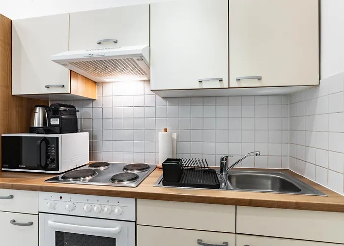 Spacious 3-room Apt. 15 Min To The Center Apartmán *