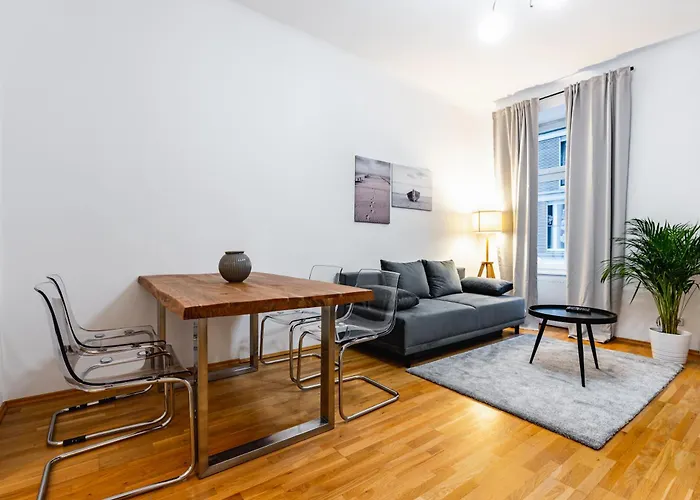Spacious 3-room Apt. 15 Min To The Center Apartmán